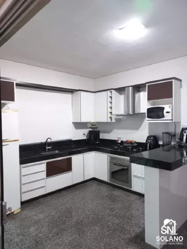 VENDO CASA TÉRREA NO CONDOMÍNIO JARDINS LISBOA.