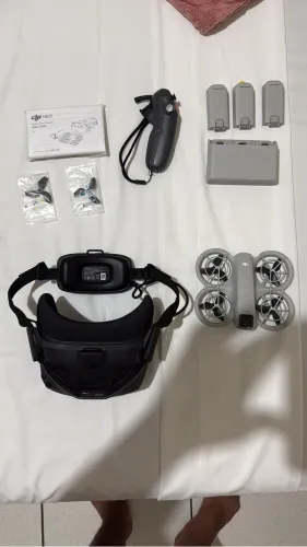 DJI Neo 1 com 4 Baterias, controle e Óculos - Original DJI