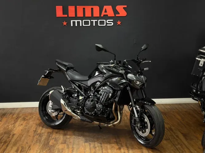 Z900 Preta 2026 - Apenas 184 KM.