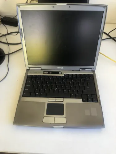 Notebook Dell PP11L pra peças, não funciona 
