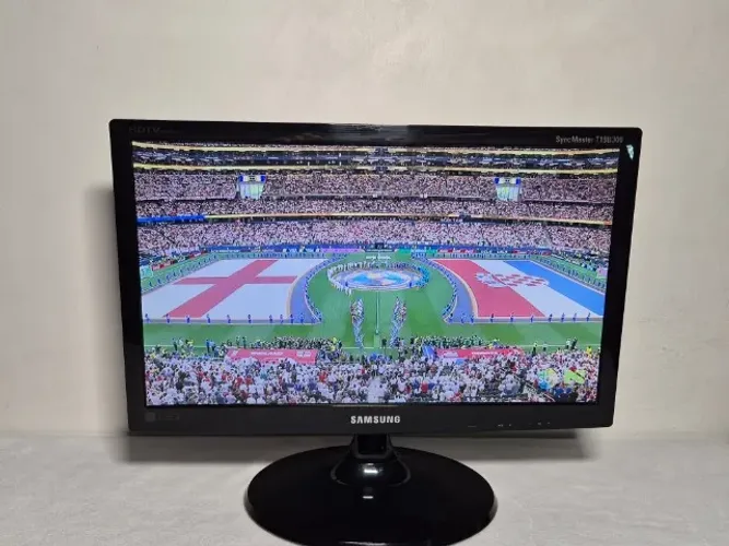 TV Samsung 19 Polegadas ,serve como monitor ,T19B300LB