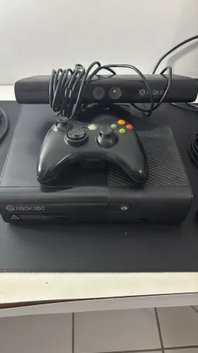 Xbox 360 Super Slim LUZ VERMELHA (defeito) + Kinect + Controle + Fonte