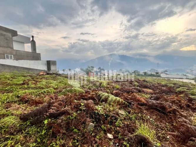 Terreno à venda em Brusque - Bairro Guarani, em Loteamento de Alto Padrão, 345m² de área