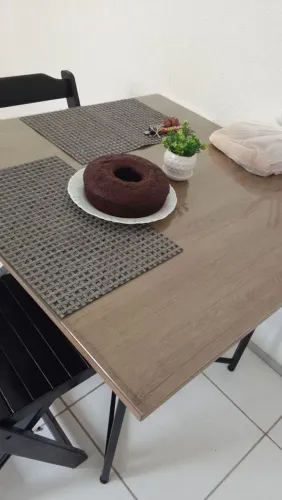 Mesa Quadrada com Tampo de Vidro