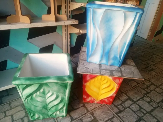 Vendo artesanatos de jesso