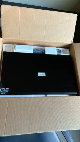 Monitor Samsung essential S4 