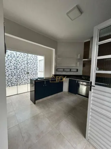 Casa com 3 dormitórios à venda, 120 m² por R$ 530.000,00 - Vila São Geraldo - Taubaté/SP