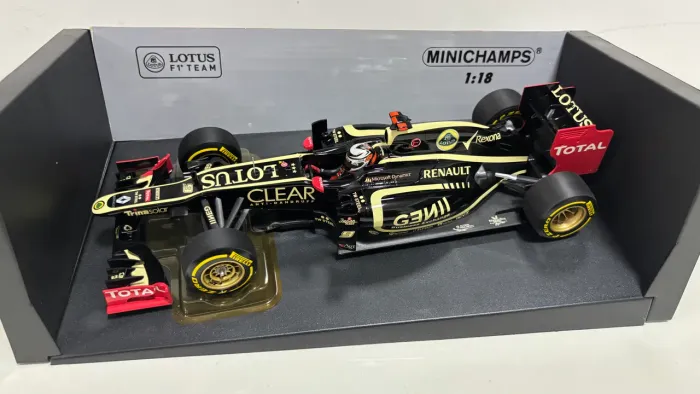 Miniatura F1 Lotus Renault 1:18 Minichamps - Excelente Estado - Colecionador