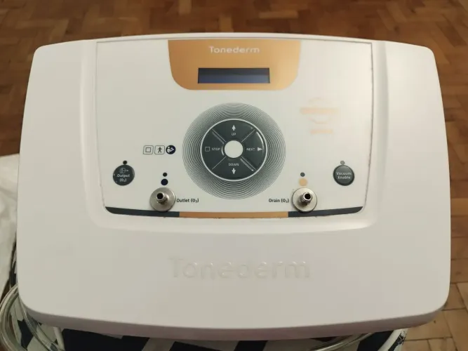 Aparelho gerador de ozônio,para ozonioterapia. Aparelho Tonederm,com vácuo+acessórios.