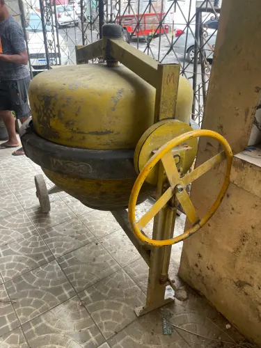 Betoneira CSM 400L Rental