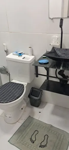 Kit net reformado em olaria, ótima localização!