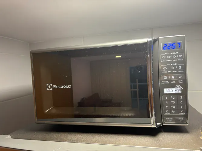 Microondas Electrolux espelhado 220v