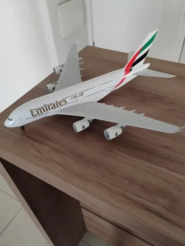 Miniatura Airbus 380 Emirates escala 1/200