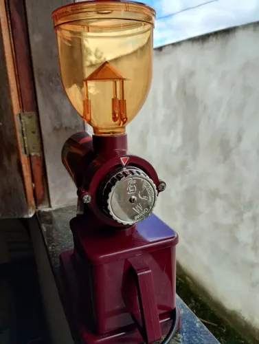 Moedor de Café Elétrico com regulagem modelo type 600n