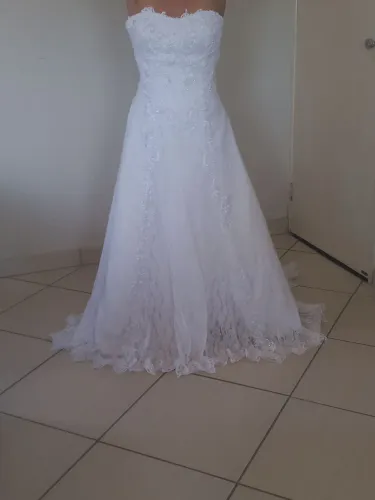 Vende-se vestido de casamento