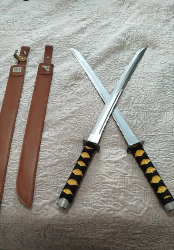 Espadas com suporte