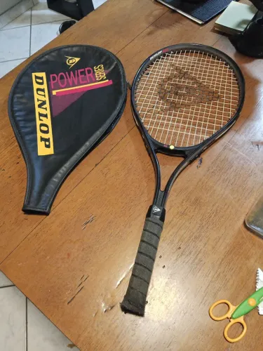 Raquete de tênis DUNLOP,usada: