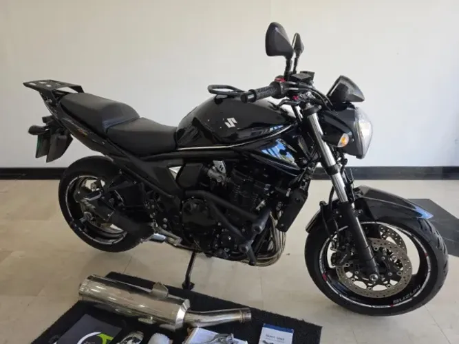 Suzuki Bandit 1250 Frente nova.