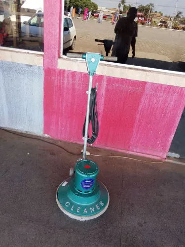 Enceradeira clener 400 semi nova com escova 1950 reais