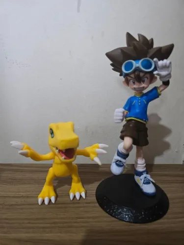 Boneco Digimon Tai e Agumon
