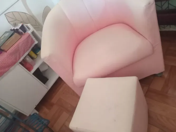 Poltrona com puff