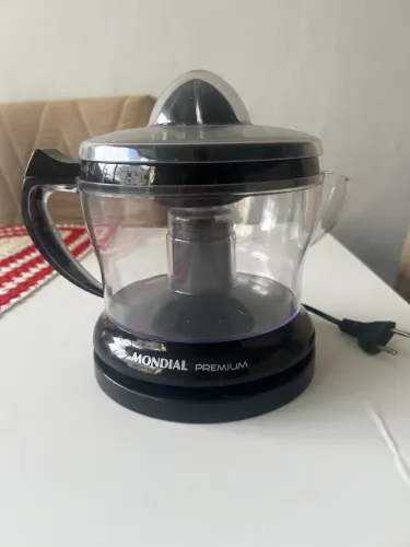 Espremedor de laranja e limão