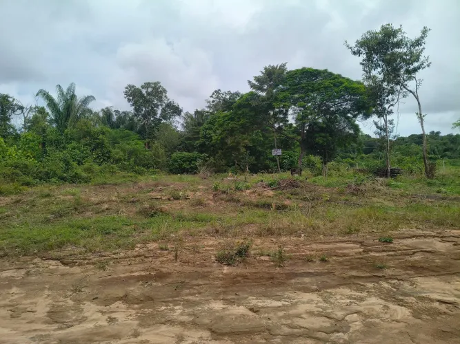 Vende se um terreno na AM 070