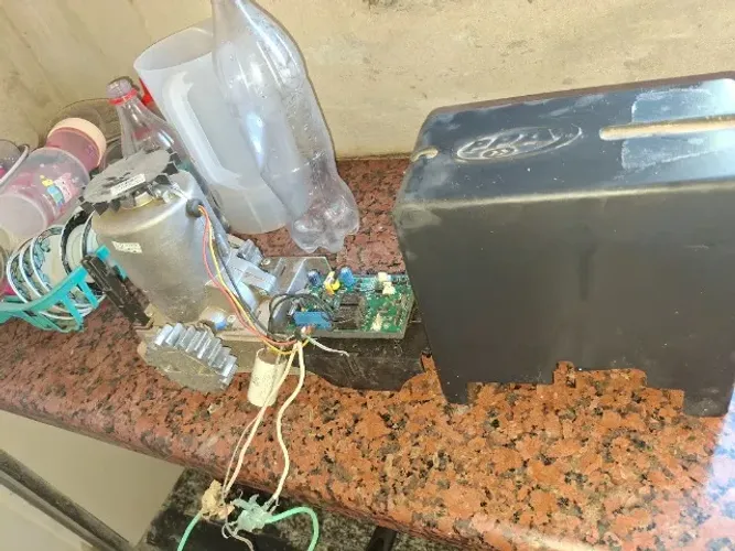 Motor de portão funcionando perfeitamente