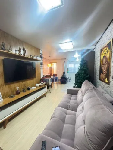 Sobrado com 2 dormitórios à venda, 87 m² por R$ 300.000,00 - Charqueadas - Caxias do Sul/R