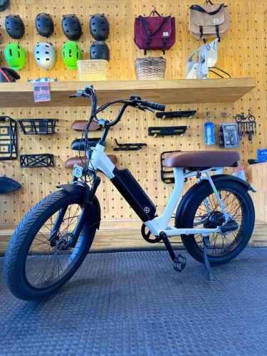 Bike Elétrica Cruiser Plus (Lev)