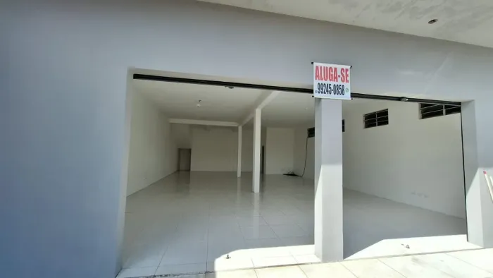 Aluga-se sala comercial com 135m2 no bairro Guaraituba em Colombo 