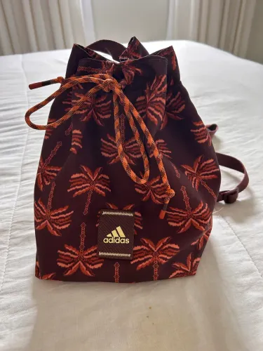 Bolsa saco coleção Farm & Adidas original - estilosa e prática
