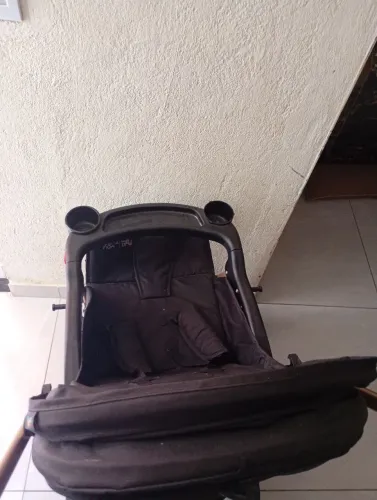 Carrinho de bb semi novo 