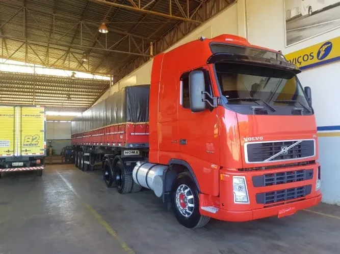 Volvo FH440 Vermelho 2011 - Cavalo Mecanico 6x2