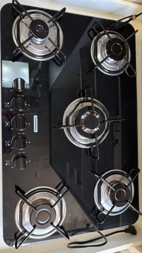 O fogão cooktop Tramontina de 5 bocas