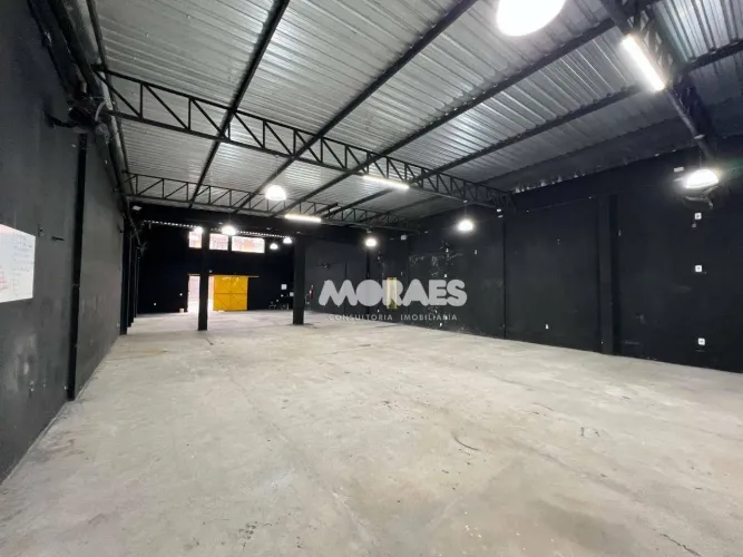 Barracão, 300 m² - venda por R$ 850.000 ou aluguel por R$ 4.200/mês - Vila Seabra - Bauru/