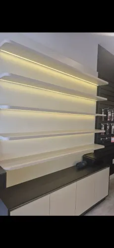 Painel Expositor em MDF mais Iluminação LED
