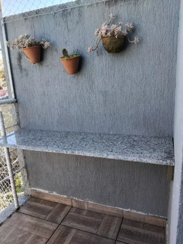 Bancada de Granito Cinza 1,40x0,40 + 3 Mãos Francesas