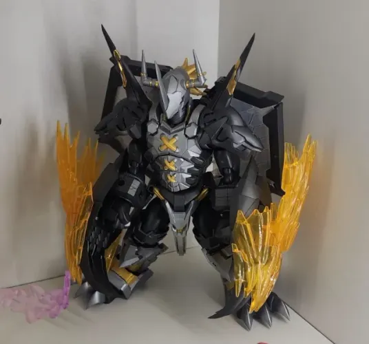 Black War Greymon Model Kit Montado