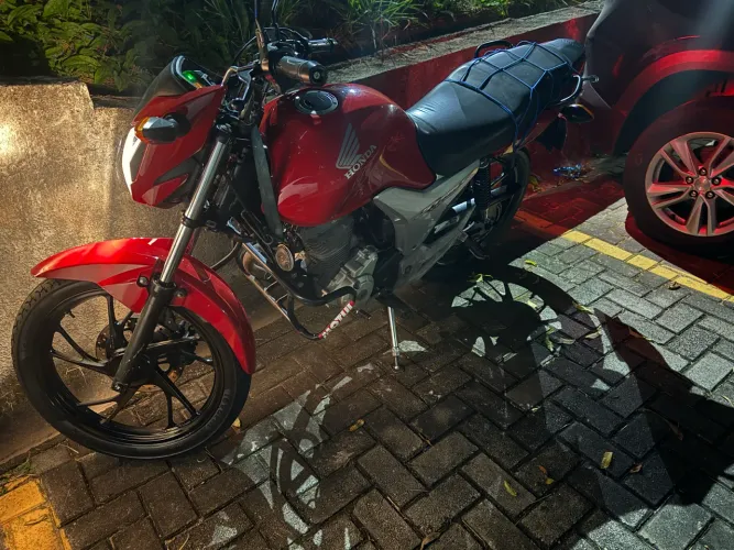 Vendo  ou troco cg start com rodas de liga e frente a disco !