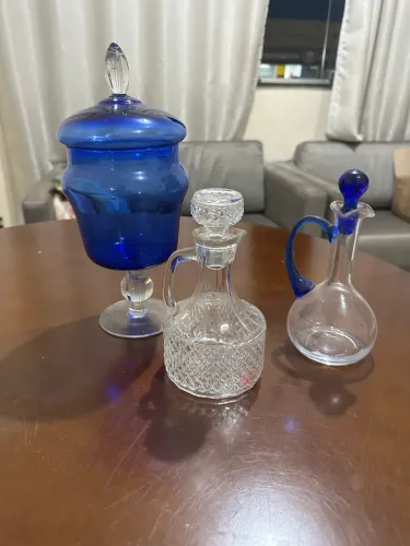 Peças decorativas em vidro. 
