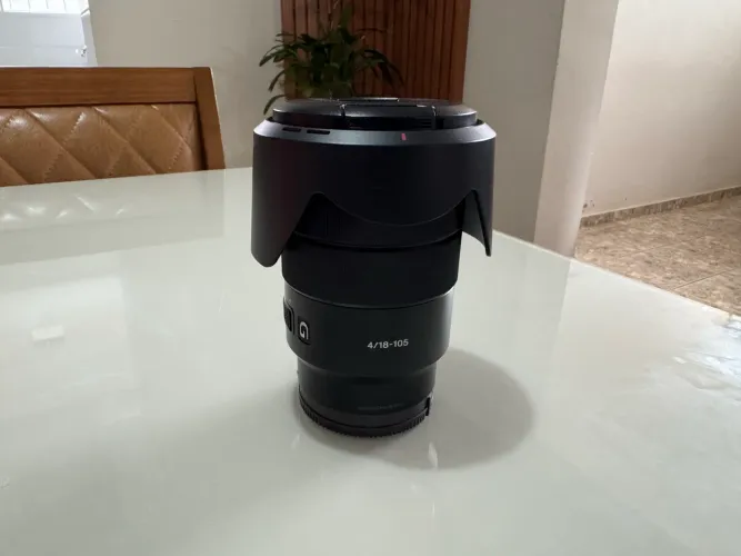 Lente Sony 18-105mm f/4 G OSS - Power Zoom - Completa na caixa!