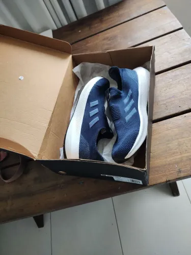 Tênis adidas