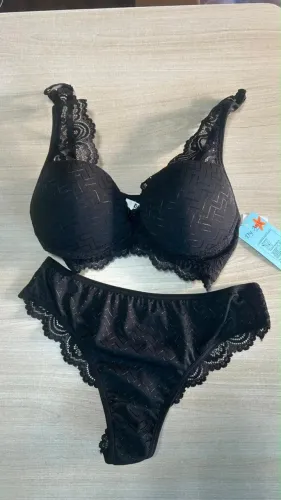 Conjunto lingerie sutiã com bojo calcinha de renda tamanho M