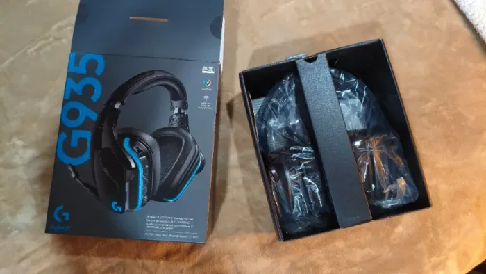 Headset Gamer Sem Fio Logitech G935 7.1 (NOVO / Na Caixa - VALOR NEGOCIÁVEL)