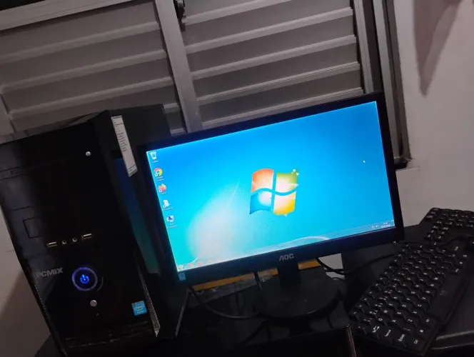 Vendo Computador completo com mouse e teclado