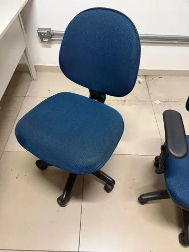 Cadeira de escritório seminova