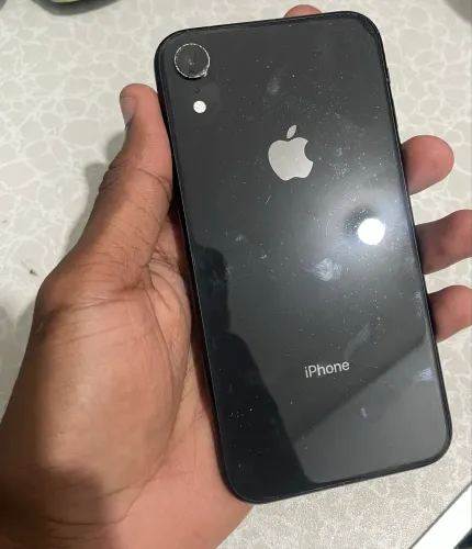 iPhone XR 128 GB funcionando tudo em ótimo estado- 75%?