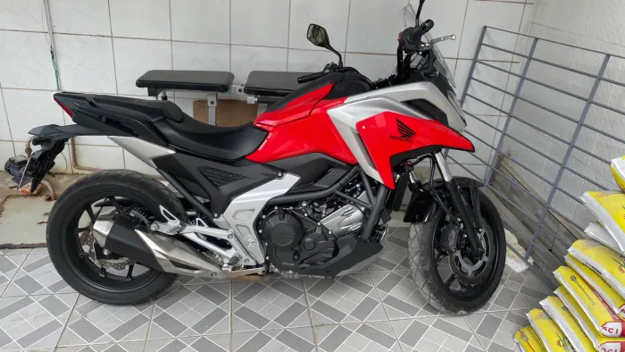Vendo ou troco Nc750x 2023 único dono!!