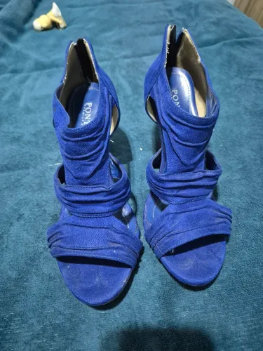 Sandália azul elegante